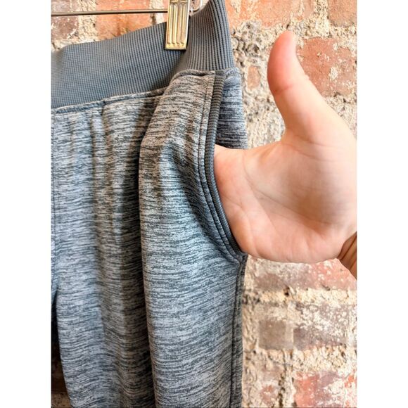 UNDER ARMOUR • COLD GEAR • Heather Gray Loose Fit Jogger Sweat Pants • Size Smal - Picture 4 of 9